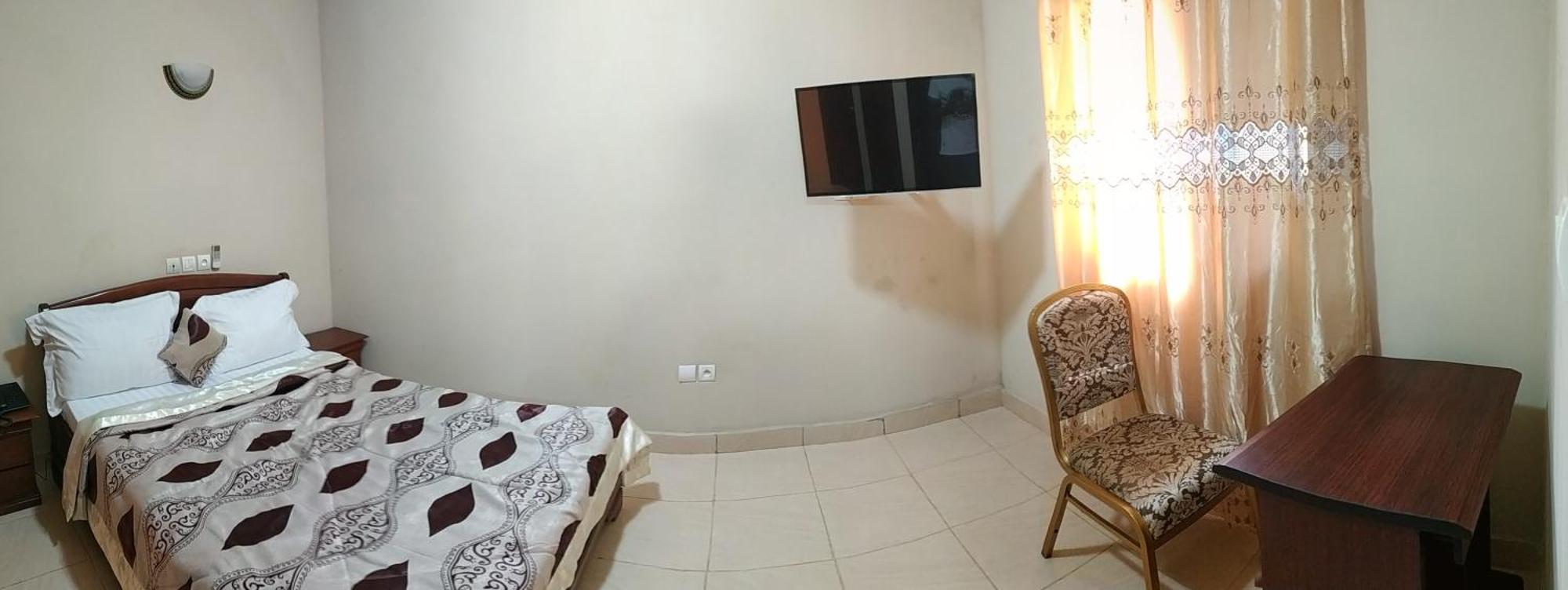 Nikita Hotel Yaoundé Buitenkant foto