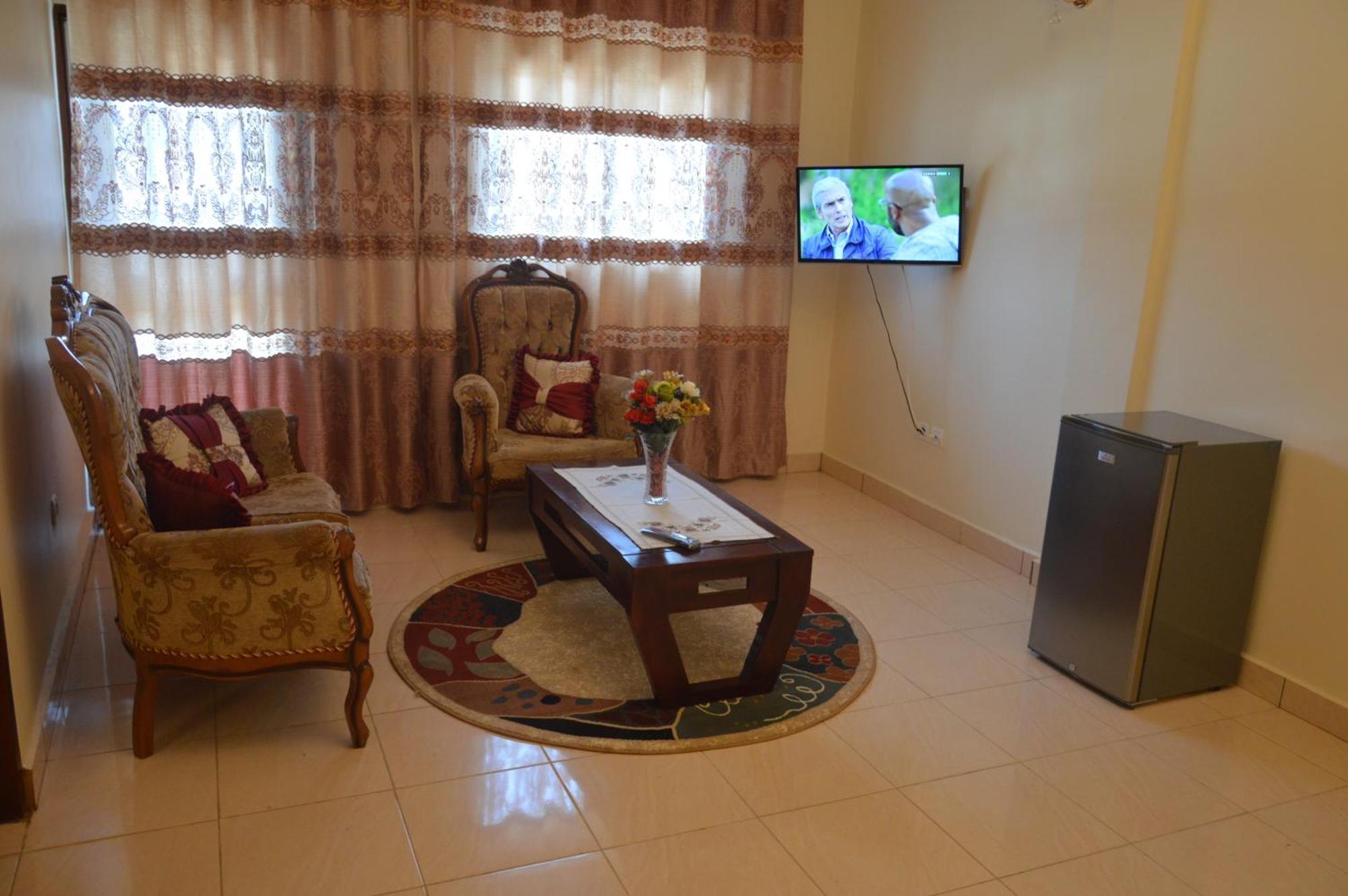 Nikita Hotel Yaoundé Buitenkant foto